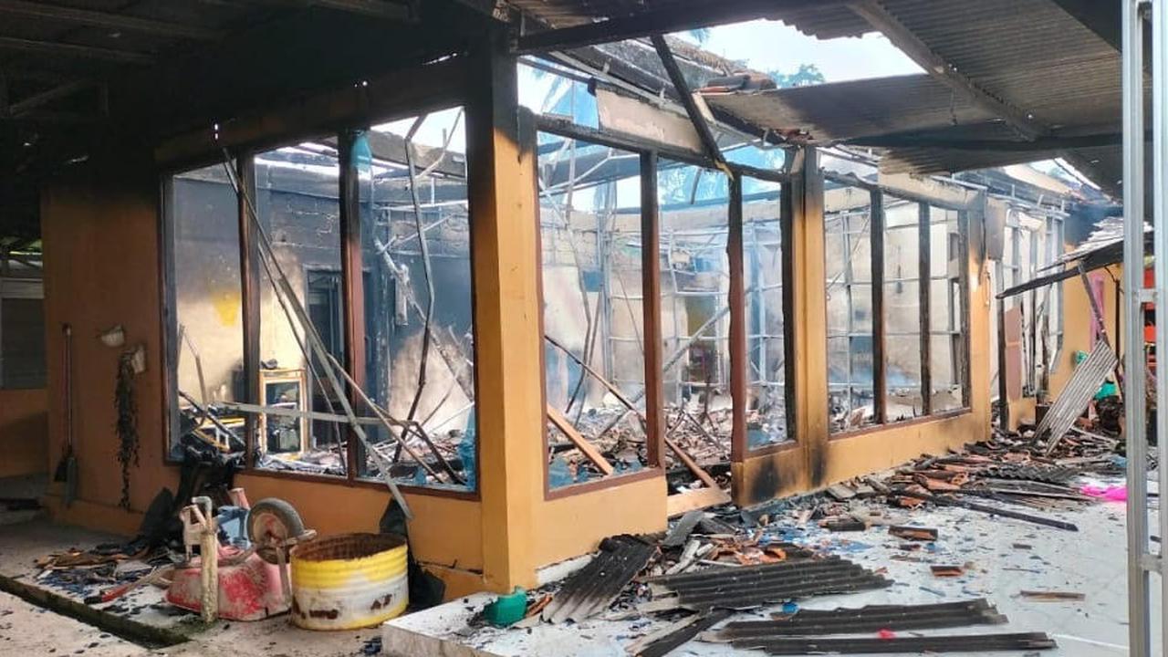 Kronologi Warga Ngamuk Bakar Rumah Lurah di Lampung Tengah