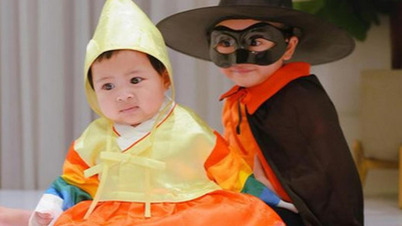 Ramai Disorot, Potret Baby Lily Disebut Tertekan Foto Pakai Hanbok Bareng 'Pesulap' Rayyanza