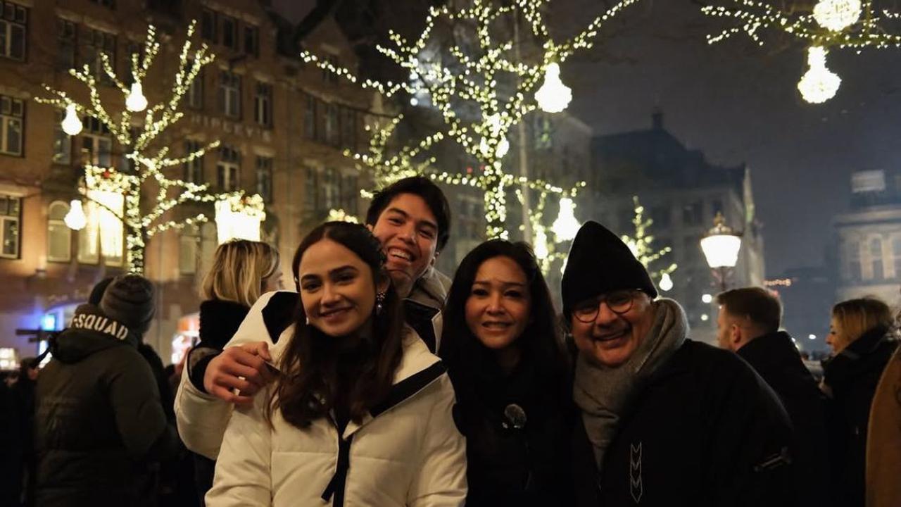 7 Potret Syifa Hadju Rayakan Akhir Tahun 2024 dengan Bunda Maia dan Irwan Mussry, Bikin Netizen Heboh
