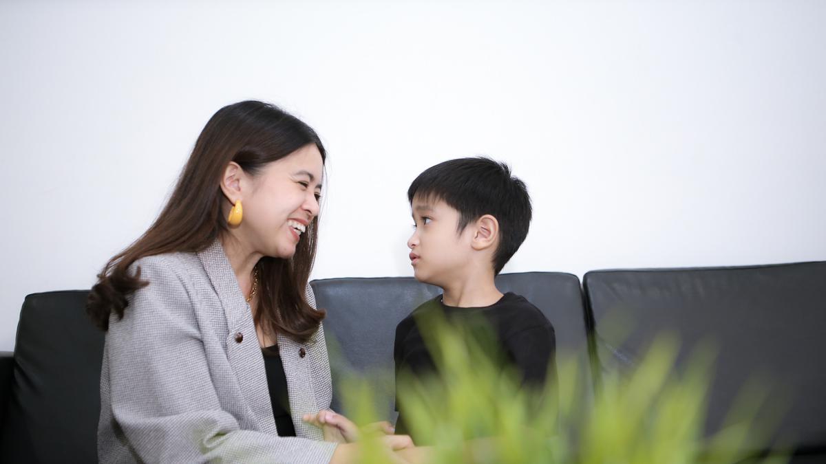5 Cara Menegur Anak dengan Bijak di Tempat Umum