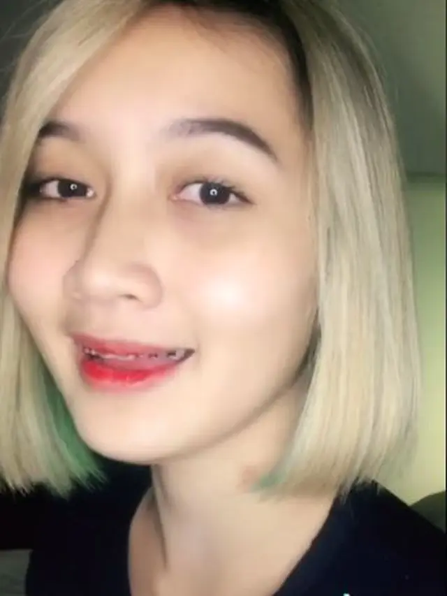 6 Potret Istri dari Cowok Viral 'Ganteng Doang Jemput Depan Gang'