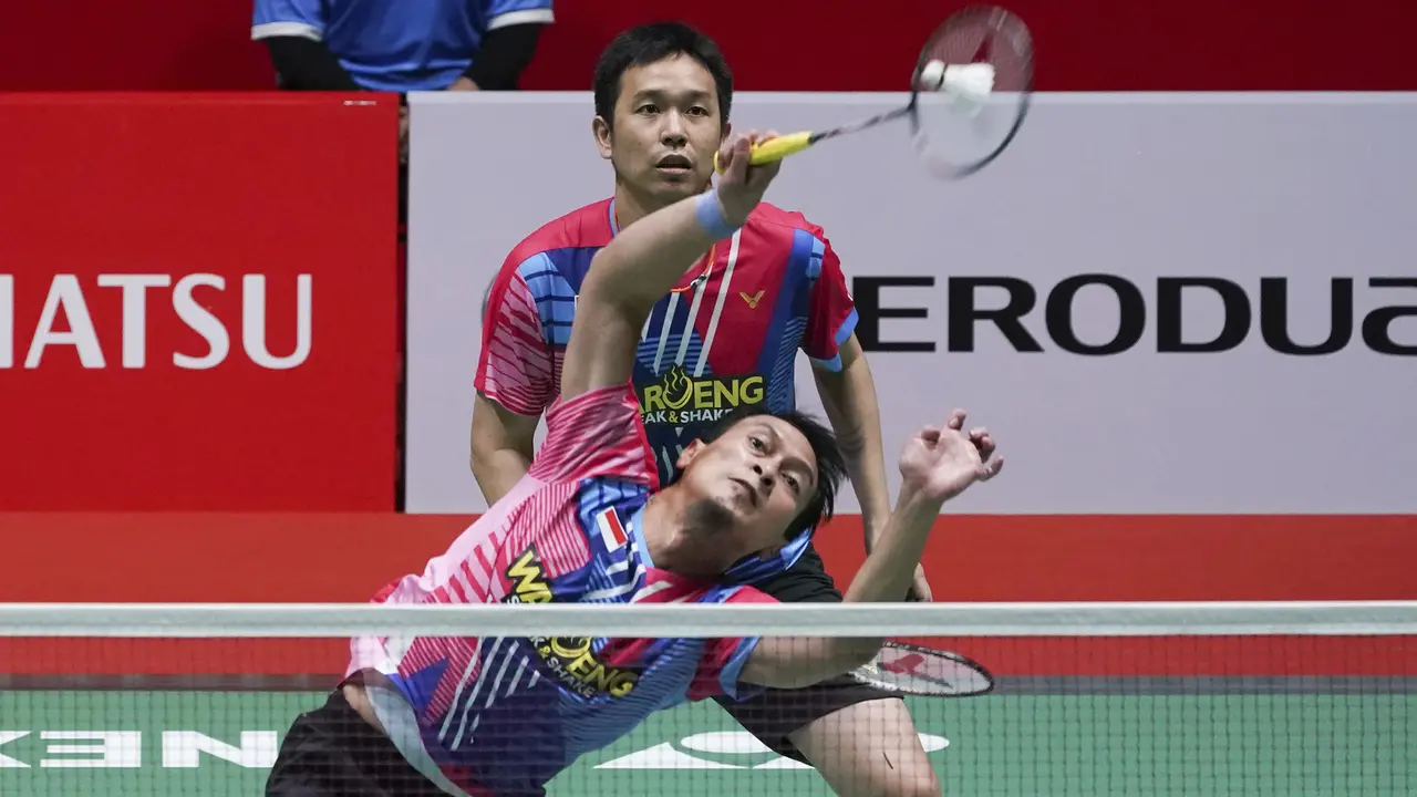 Foto: Perang Saudara Ganda Putra Indonesia di Malaysia Masters 2022, Fajar / Rian Keluar Sebagai Juara
