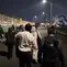 Warga jalan kaki di jalur langit imbas TransJakarta mogok. (Istimewa)