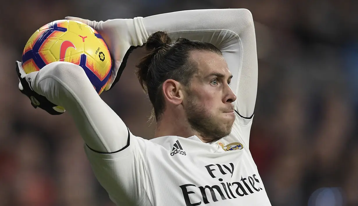 Gareth Bale. Sejatinya adalah milik Real Madrid yang dipinjamkan ke Tottenham Hotspur awal musim ini. Uniknya, Tottenham pula yang menjualnya ke Real Madrid pada awal musim 2013/2014 dengan harga fantastis, 101 juta euro, mengalahkan nilai transfer Cristiano Ronaldo. (AFP/Oscar Del Pozo)