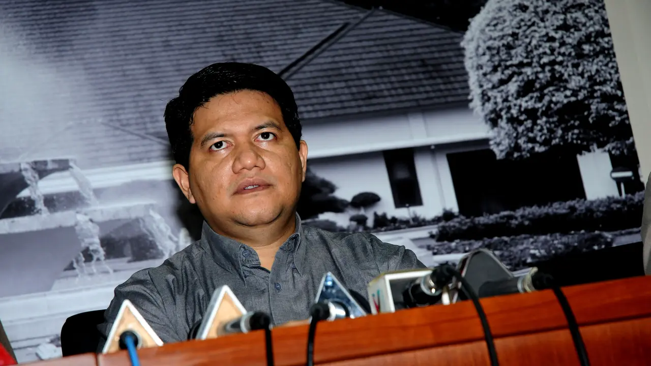 Husni Kamil Manik_20140407