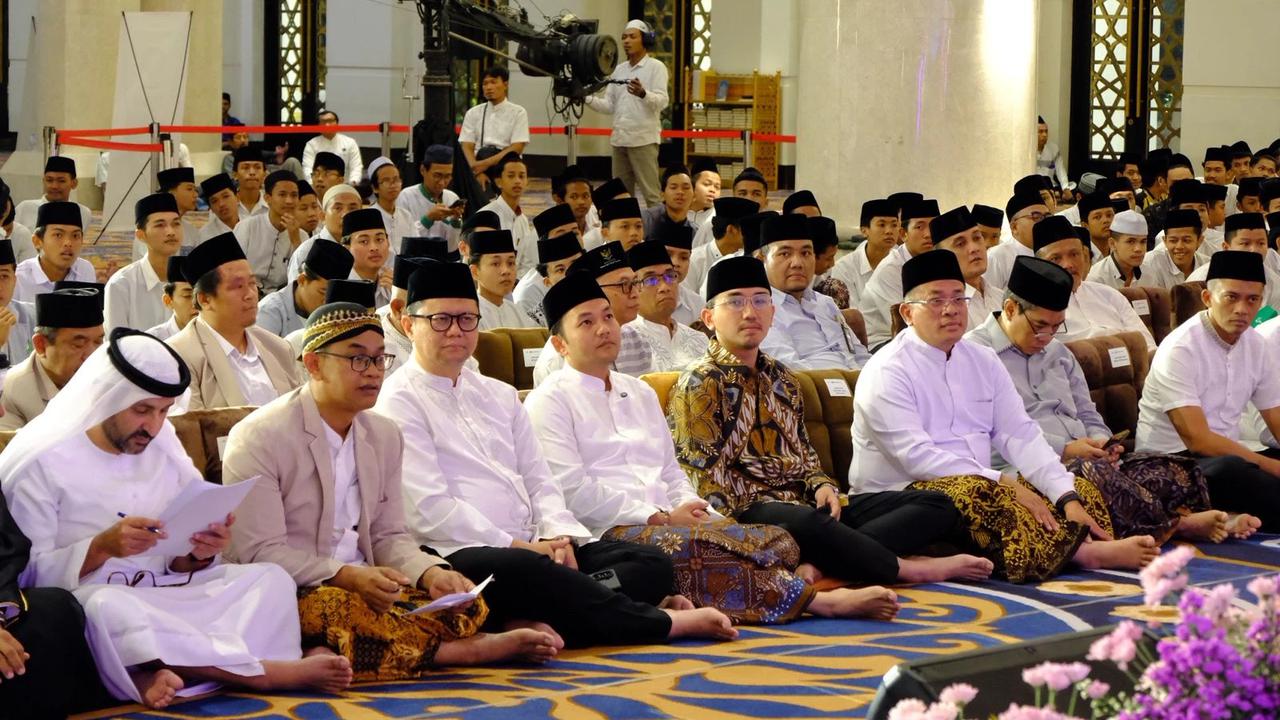 Jokowi Hadiri Puncak Perayaan Hari Nasional UEA di Masjid Sheikh Zayed Solo