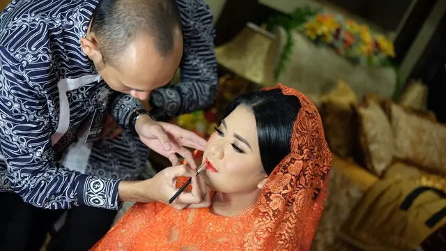 [Bintang] Kahiyang Ayu dan Barry Irawan