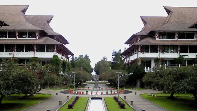 4 Tokoh Sukses Indonesia Ini Pernah Kuliah di Bandung, Lho!