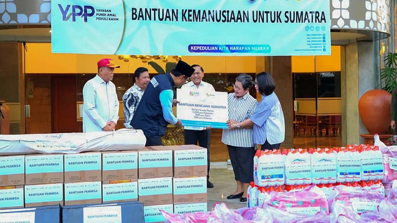 FOTO: Emtek Group Salurkan Bantuan Kemanusiaan untuk Wilayah Terdampak Bencana Sumatera