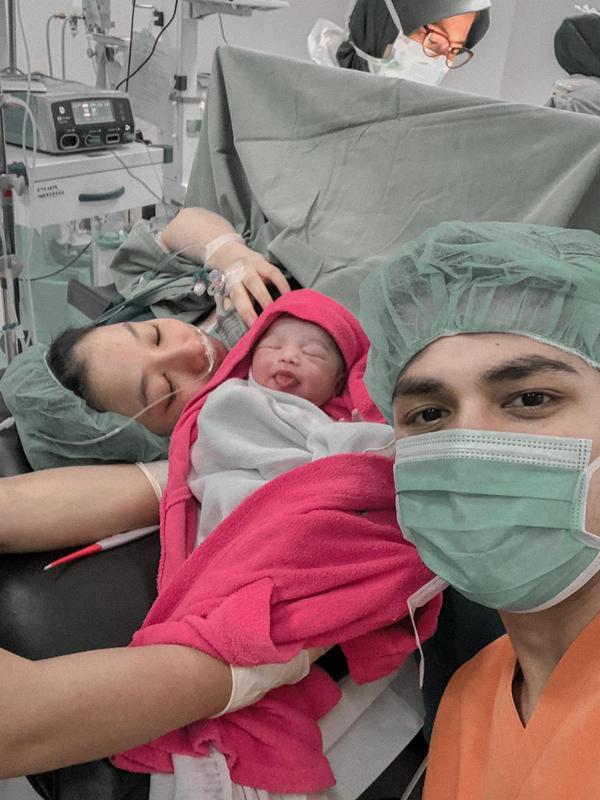 Perjalanan Kehamilan  Adzana Bing Slamet (Sumber: Instagram/rizkyalatas