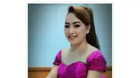 9 Potret Kenangan Lawas Cantiknya Mendiang Mpok Alpa Ketika Awal-awal Viral Tahun 2018 Lalu, Bikin Nostalgia