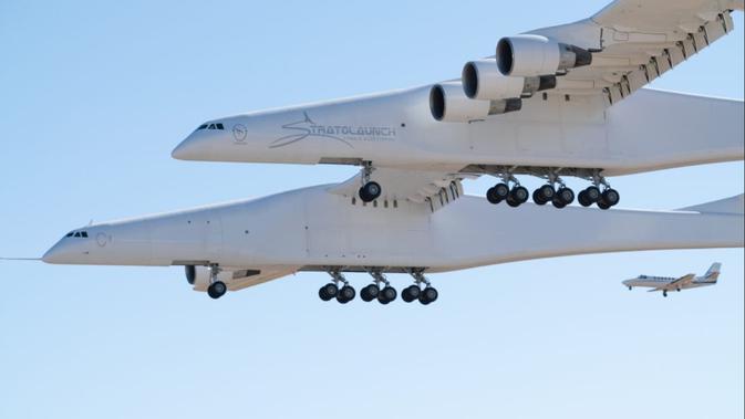 Pesawat terbesar di dunia Stratolaunch. Dok: Stratolaunch