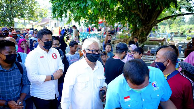 Deddy Mizwar saat berada di Medan bersama Bobby Nasution