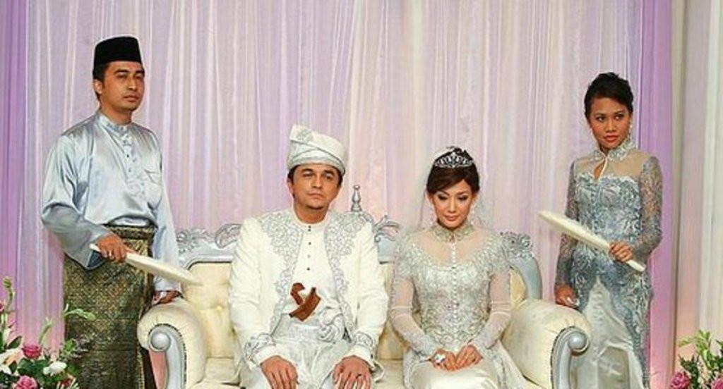 Engku Emran dan Erra Fazira menikah