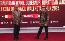 FOTO: Mendagri Tito Karnavian Serahkan Data Potensial Pemilih Pilkada 2024, Totalnya 207,1 Juta Jiwa