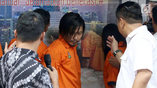 Terjerat Narkoba, Vokalis Zul Zivilia Ditangkap Polisi