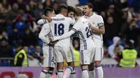 Enzo Zidane merayakan gol bersama rekannya saat laga leg kedua babak 32 besar Copa del Rey di Santiago Bernabeu, Kamis (1/12) Enzo berhasil mencetak gol dalam debut di tim utama Real Madrid (AFP PHOTO / Javier Soriano)
