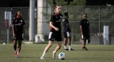 Pemain Timnas Indonesia, Isa Guusje Warps melakukan latihan jelang laga Kualifikasi Piala Asia 2026 yang berlangsung di lapangan latih Jakarta International Stadium (JIS), Jakrata Utara, Jumat (20/06/2025). (Bola.com/Bagaskara Lazuardi)