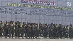 Satuan Polisi Pamong Praja (Satpol PP) mengikuti upacara peringatan HUT ke-69 Satpol PP dan ke-57 Satuan Perlindungan Masyarakat (Satlinmas) di Lapangan Monas, Jakarta, Rabu (7/8/2019). Dalam peringatan itu, Gubernur DKI Anies Baswedan bertindak menjadi inspektur upacara. (merdeka.com/Imam Buhori)