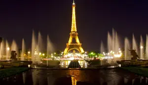 Cat Menara Eiffel Rentan Rusak, Peneliti Ungkap Penyebabnya