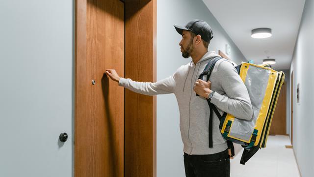 Ilustrasi jasa pengantaran makanan