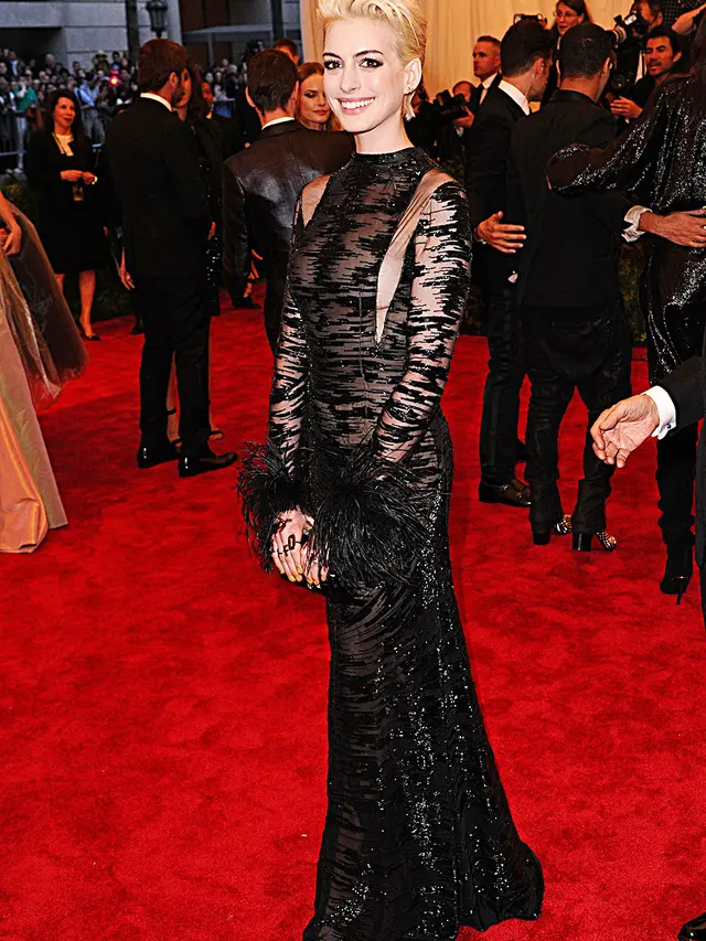 [Bintang] Anne Hathaway