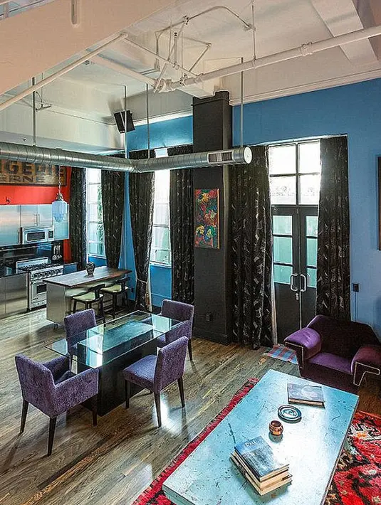 Depp yang menggunakan uang dengan nominal seperti itu untuk setiap bulannya, kabarnya juga memiliki banyak properti mewah. Tersiar kabar, 12 properti dimiliki oleh aktor Johnny Depp. (doc.dailymail.com)