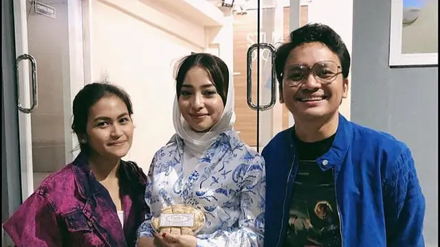 Potret persahabatan Nikita Willy dan Calvin Jeremy