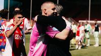 Maarten Paes setelah membawa Ajax mengalahkan Utrecht melalui drama adu penalti 4-3 (1-1) dalam laga playoff di Kras Stadion, Volendam, Minggu (24-5-2026) malam WIB. (Dok. ajax.nl)