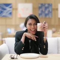 Tetap bahagia dan tegar./Copyright Fimela - Daniel Kampua