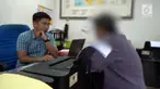 Seorang kakek berusia 60 tahun diamankan Polda Sumsel karena diduga mencabuli setidaknya 10 orang anak berusia 5-9 tahun