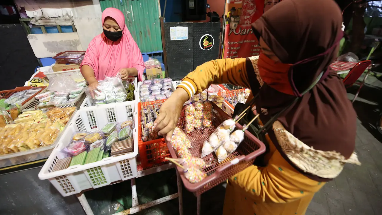 Wisata Kampung Kue Surabaya kembali bangkit setelah sempat terpuruk akibat pandemi Covid-19. (Dian Kurniawan/Liputan6.com)