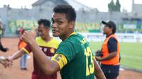 Bek muda Persebaya Surabaya, Rachmat Irianto. (Bola.com/Aditya Wany)