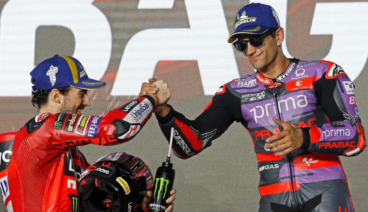 Francesco Bagnaia unggul 1,329 detik atas Binder yang merebut posisi kedua. (KARIM JAAFAR/AFP)