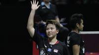 Liliyana Natsir melambaikan tangan usai mengakhiri karier profesional sebagai pebulutangkis di Indonesia Masters 2019. (Bola.com/Muhammad Iqbal Ichsan)