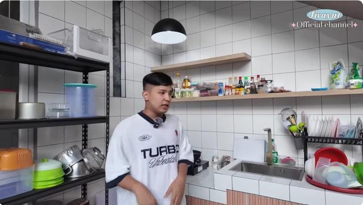 6 Potret Dapur dan Meja Makan Rumah Baru Jirayut, Ada Area Indoor dan Outdoor