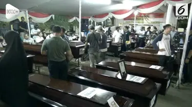 Tim DVI Polri berhasil mengidentifikasi 44 jenazah korban Lion Air JT 610. Sebagian dari korban telah diserahkan ke pihak keluarga korban
