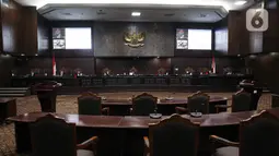 Suasana sidang uji materi Undang-Undang Nomor 35 Tahun 2009 tentang Narkotika terhadap UUD 1945 atau legalisasi ganja untuk medis di Gedung Mahkamah Konstitusi, Jakarta, Rabu (20/7/2022). MK menolak legalisasi ganja medis untuk kesehatan yang dinyatakan dalam putusan perkara nomor 106/PUU-XVIII/2020. (Liputan6.com/Faizal Fanani)