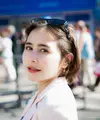 Prilly tampil fresh dengan makeup natural saat mengunjungi booth Indonesian Cinema di Cannes Film Market bersama Omara Esteghlal. [@prillylatuconsina96].