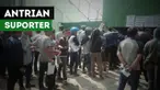 Berita video antrian sejak pagi untuk laga Persib Bandung kontra PSM Makassar di loket Stadion Siliwangi pada Rabu (5/7/2017).