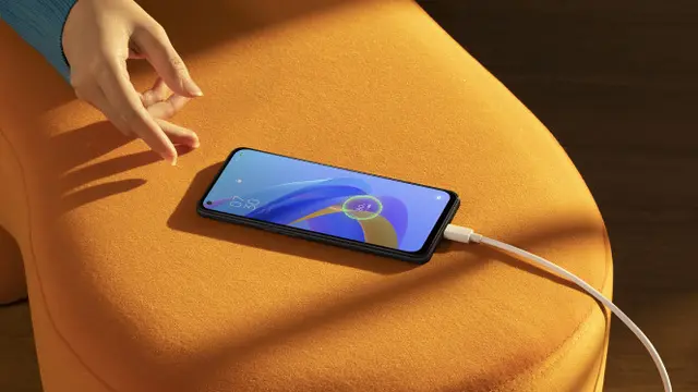 Oppo A76 dengan teknologi pengisian daya cepat 33W SuperVOOC