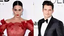 Kabar bahagia datang dari Katy Perry dan Orlando Bloom. Ternyata, kedua pasangan ini tengah merencanakan pertunangan di akhir tahun, setelah menjalani hubungan asmara selama 5 bulan. (Dailymail/Bintang.com)
