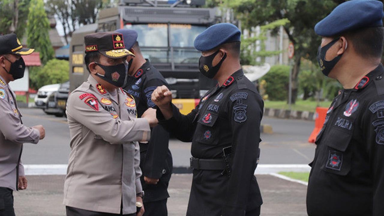 Panca Putra dalam arahannya meminta 200 personel Polda Ssulut yang di-BKO untuk menjalankan tugas ini dengan penuh kebanggaan.