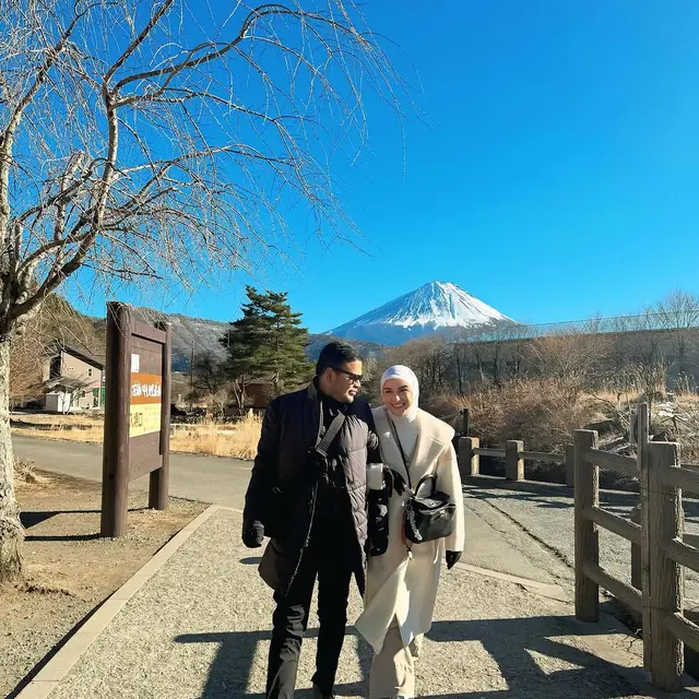 6 Potret Romantis Irish Bella dan Suami di Jepang, Netizen Sebut Kini Lebih Bahagia