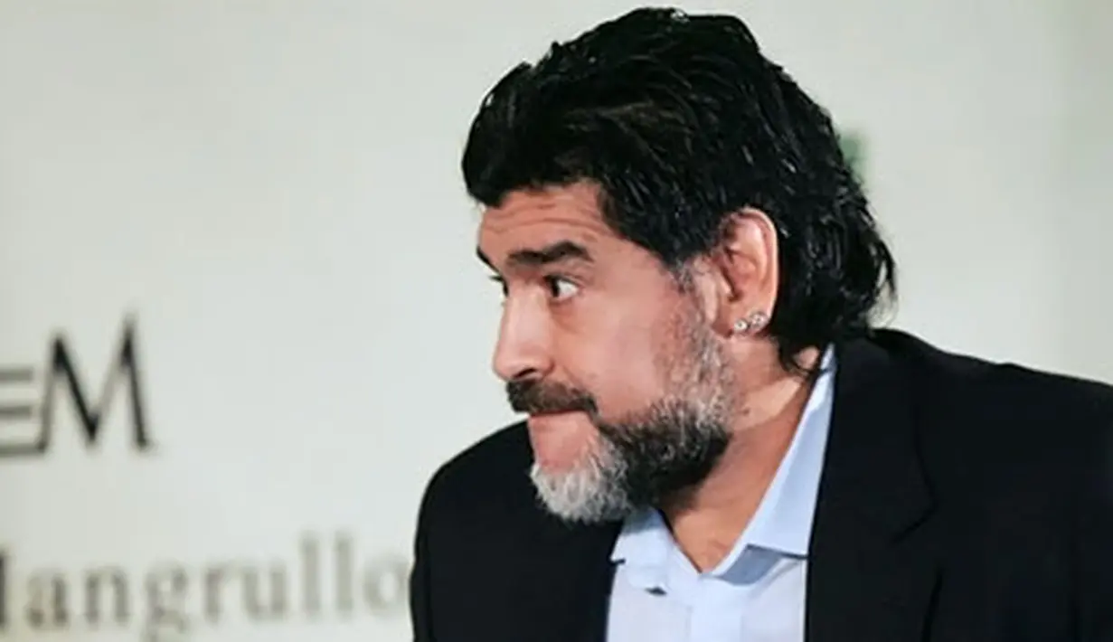 Diego Maradona memberikan keterangan pertamanya selang sehari setelah keputusan AFA yang tidak lagi memperpanjang kontraknya di Timnas Agentina. AFP PHOTO/Maxi Failla