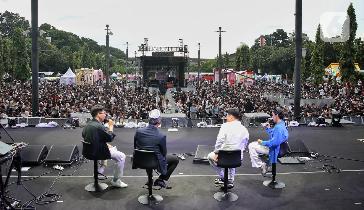 Melalui talk show bertema Gaya Hidup Elit Tahan Boros Sulit, pengunjung diajak untuk mengelola keuangan secara baik dan bijak. (Liputan6.com/Angga Yuniar)