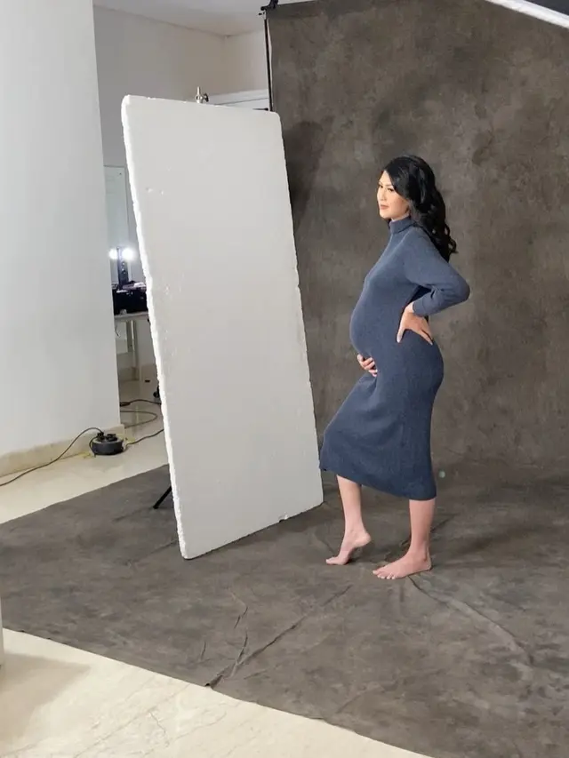8 Tahun Menanti Buah Hati, Ini 6 Pemotretan Maternity Shoot Istri Indra Sinaga