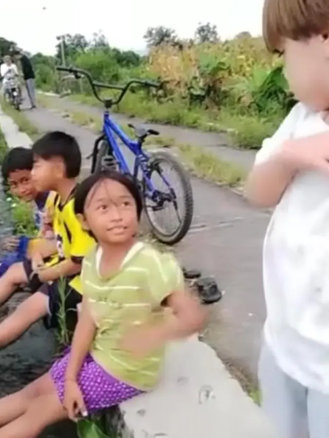 Potret Anak Celine Evangelista yang main bareng anak seumuran di Klaten, Jawa Tengah