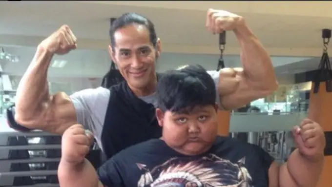 [Bintang] Ingat Bocah Obesitas Arya Permana? Begini Penampilannya Sekarang