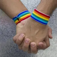 Artis Indonesia yang berperan sebagai LGBT di layar lebar. Foto: via fra.europa.eu